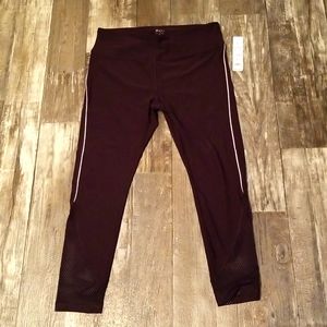 Athletic yoga pants